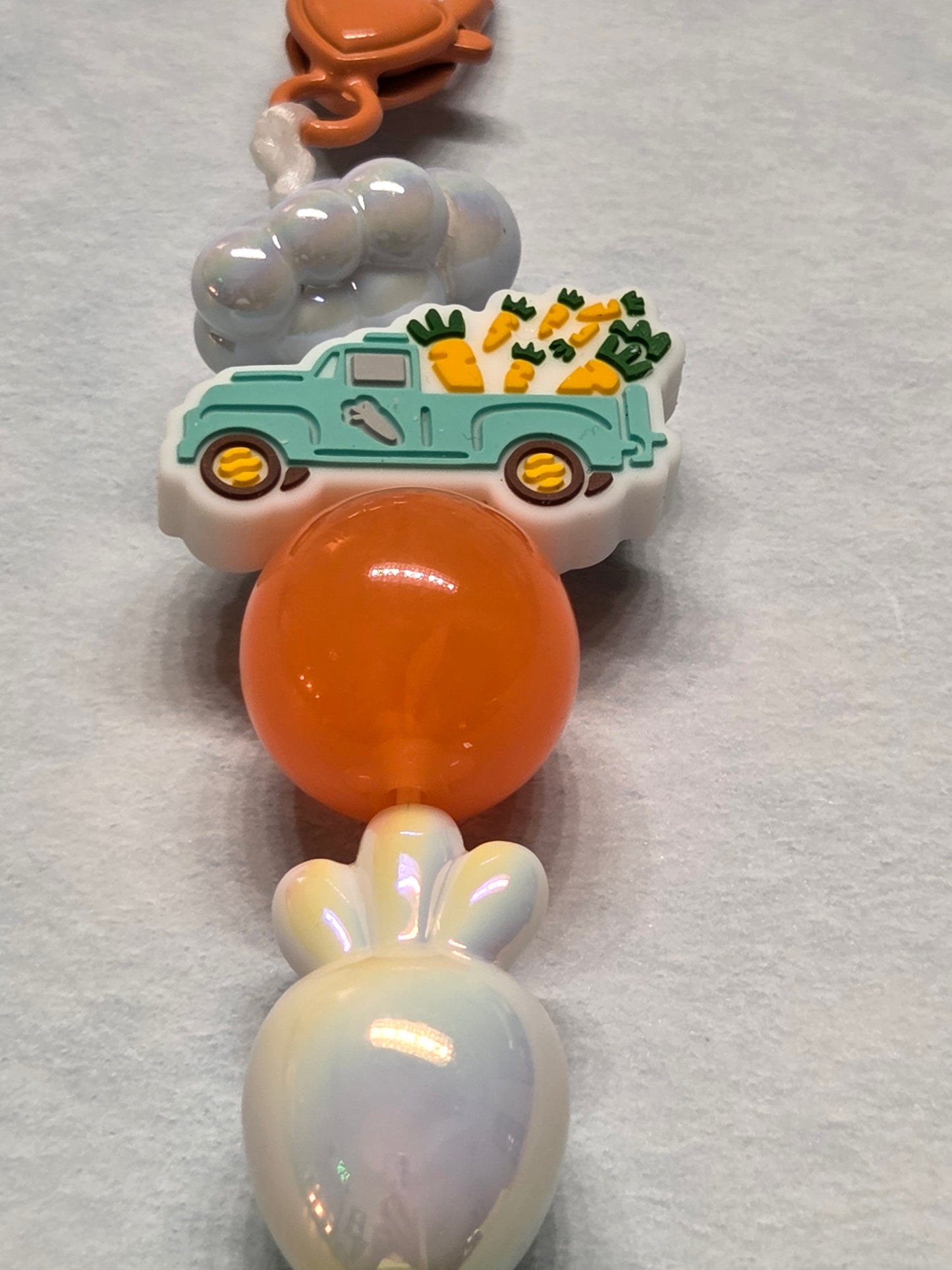 Easter - Easter Truck keychain/Purse charm - filled with carrots 🥕