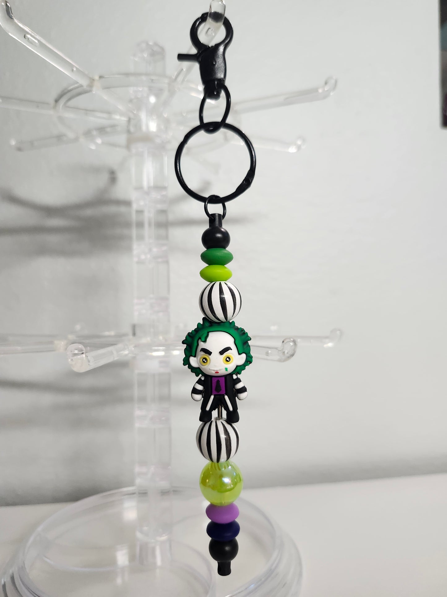 Halloween - Beetlejuice, Beetlejuice 🪲🤡 - Keychain
