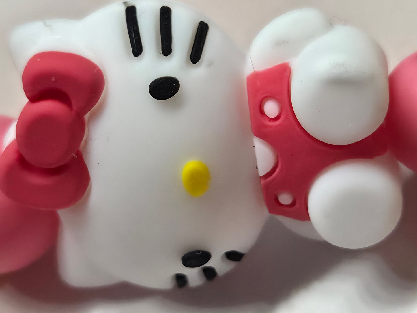 Small Hello Kitty Keychain/Purse Charm on a Pink Heart Shaped Caribiner